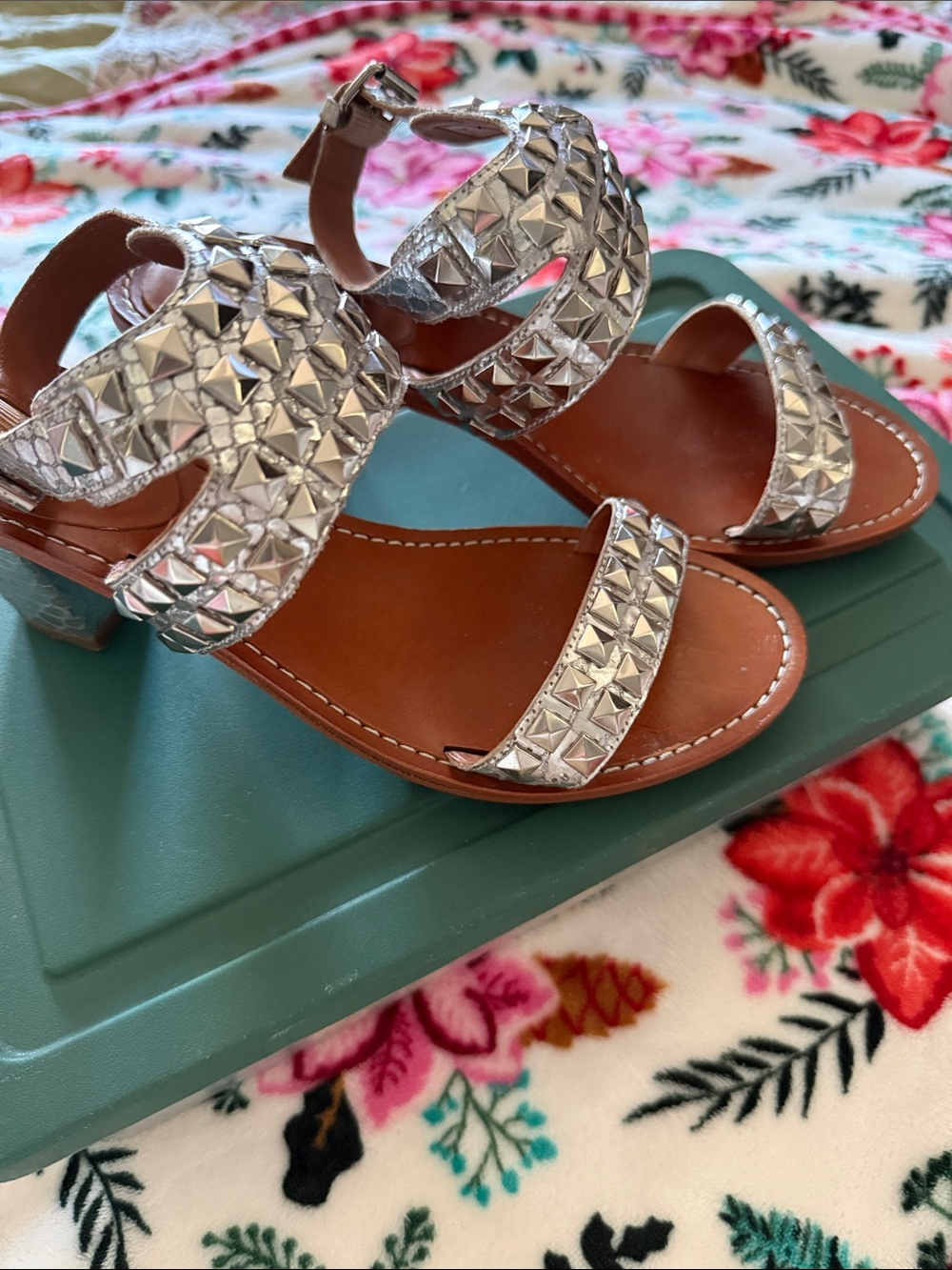 New 7 For All Mankind Silver Strap Studded Leather Heeled Sandals 8